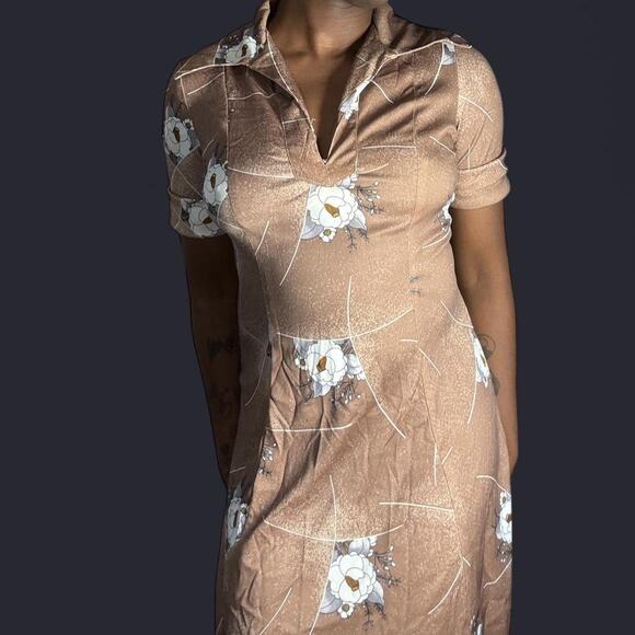 Vintage brown/white floral collared dress - Picture 3 of 6